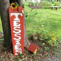 Tessie's Cottages logo